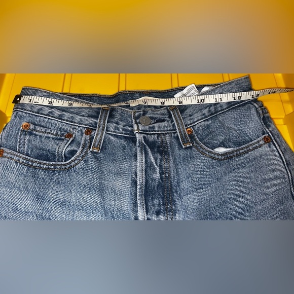 Levi’s Premium Wedgie Jeans - Picture 14 of 15